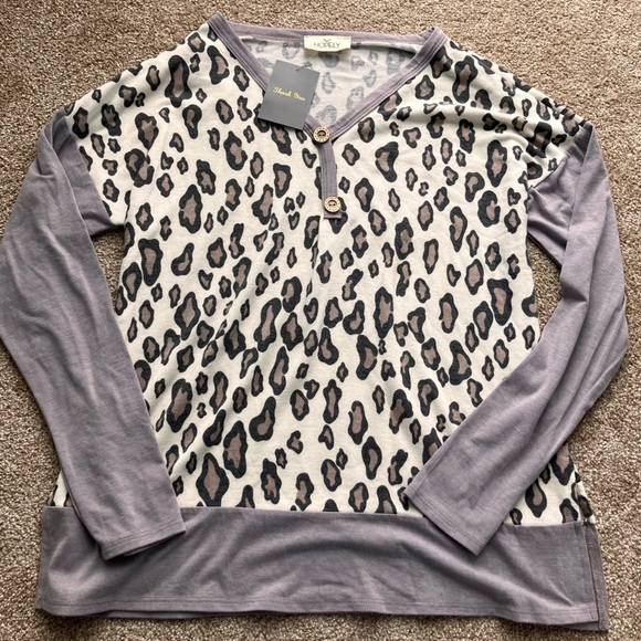 New Harmony in Nature Boutique Leopard Print Long-Sleeved Top Size Small - Picture 2 of 5